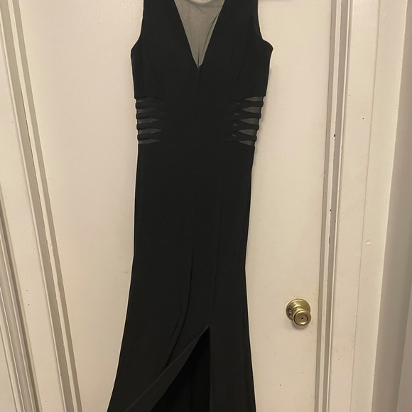Macy’s black homecoming/cocktail dress. Size 1. Worn once. Not altered. - Picture 2 of 5